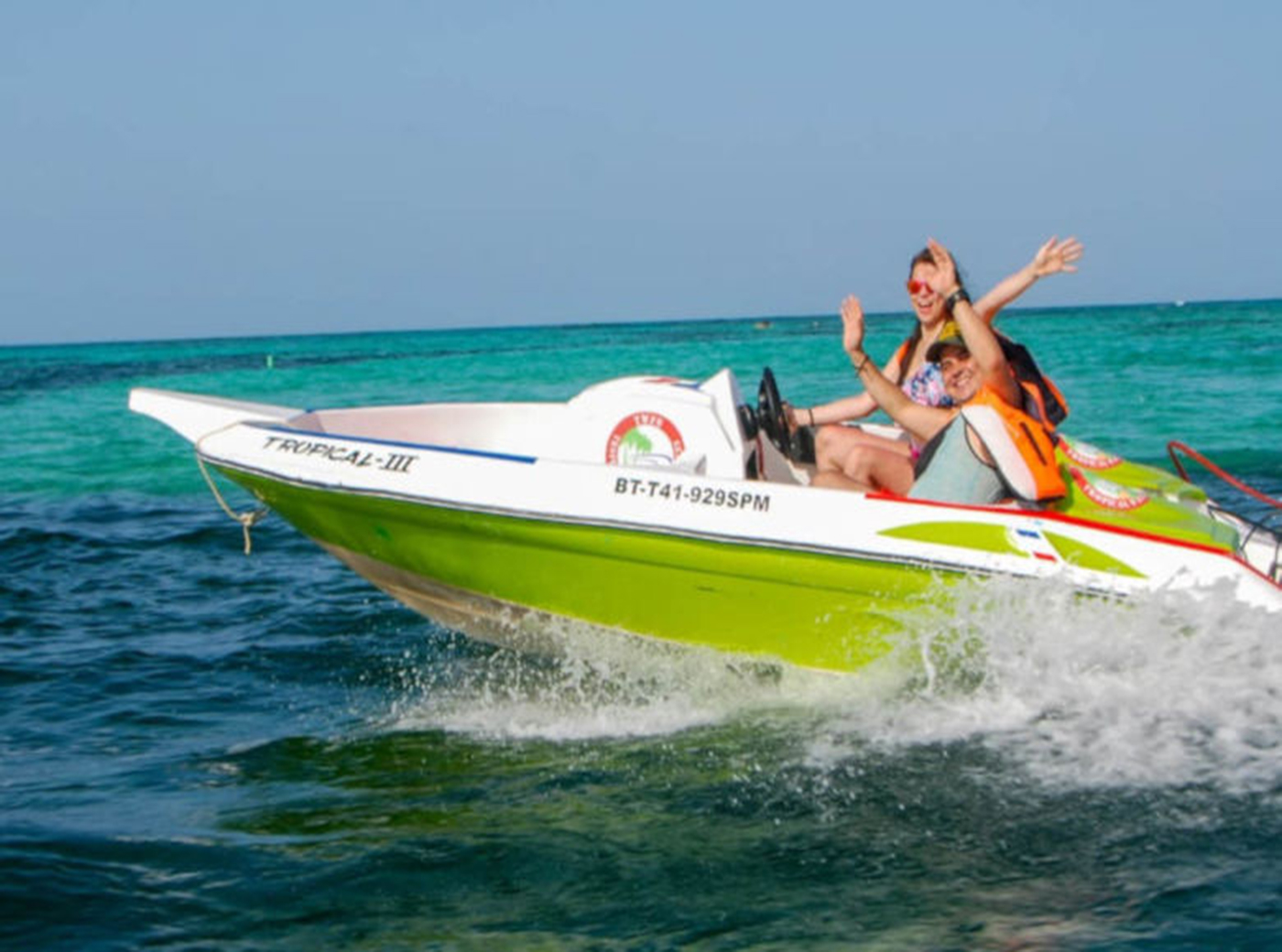 Aventura en Lancha Rápida Snorkel y Fiesta en la Piscina Natural desde Cap Cana