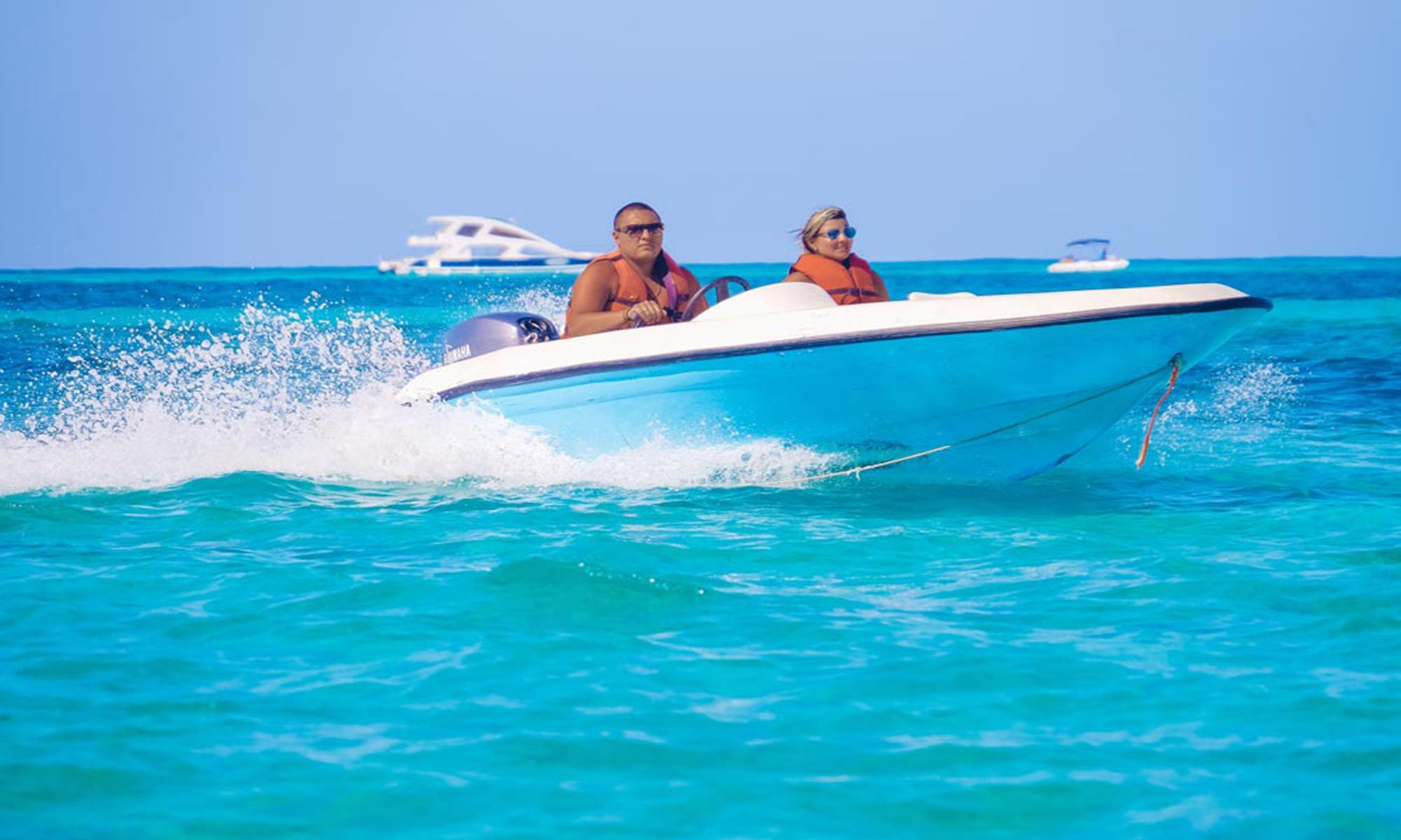 Aventura en Lancha Rápida Snorkel y Fiesta en la Piscina Natural desde Cap Cana